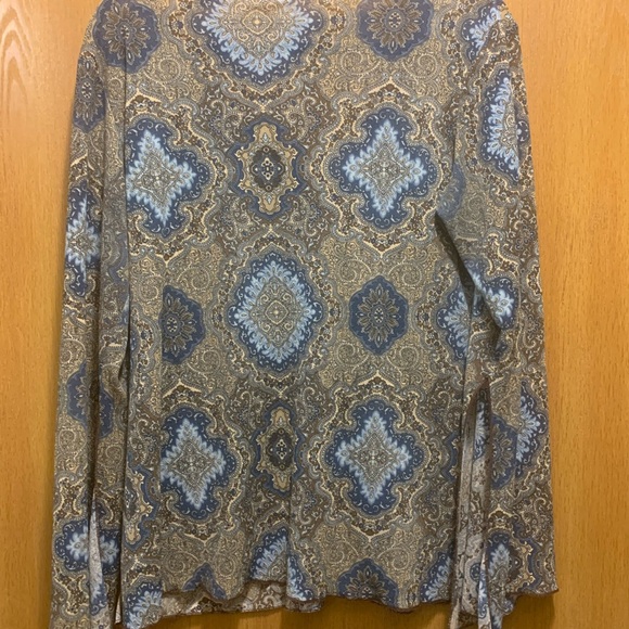 Vintage Blue Paisley V-neck Flared Arms Blouse - Picture 3 of 3